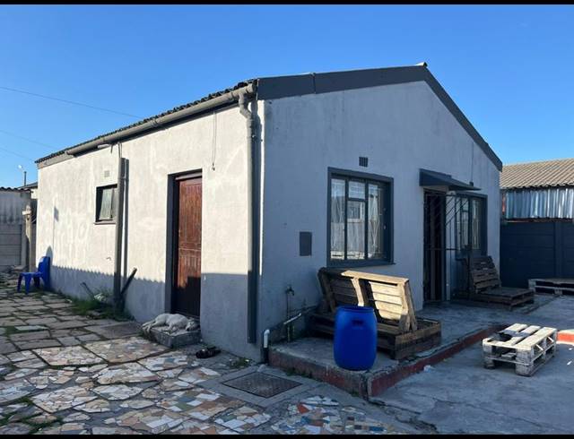 2 BEDROOM HOUSE FOR SALE IN GUGULETU